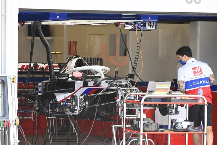 Detalle del Haas VF-21 