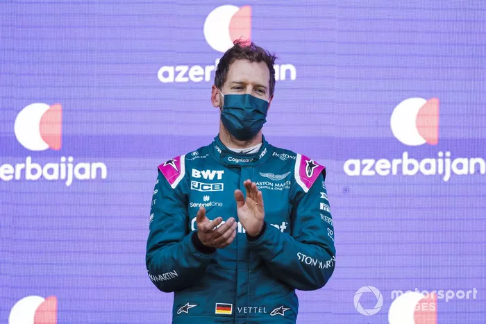 Podio: segundo lugar Sebastian Vettel, Aston Martin