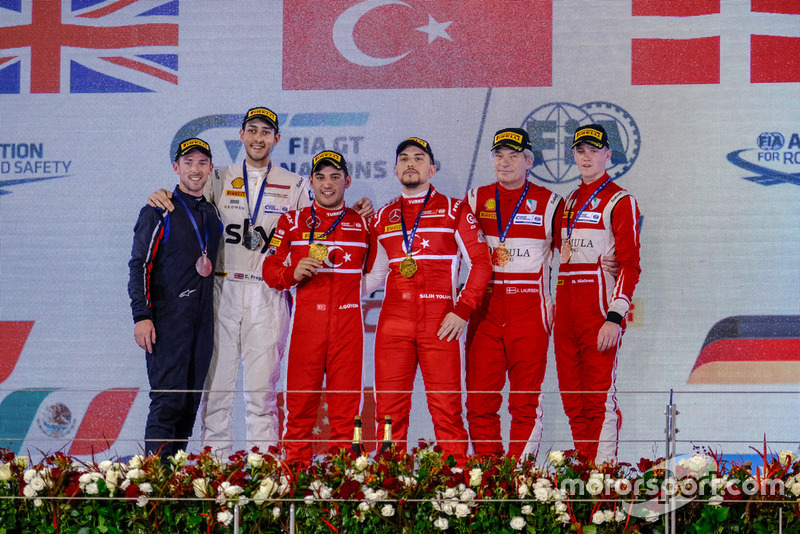 Podyum: #34 Team Turkey, Salih Yoluç, Ayhancan Güven, Mercedes AMG GT3