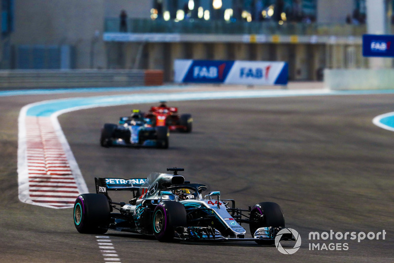Льюіс Хемілтон, Валттері Боттас, Mercedes AMG F1 W09, Себастьян Феттель, Ferrari SF71H