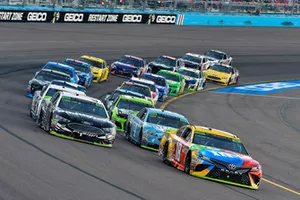 Kyle Busch, Joe Gibbs Racing, Toyota Camry M&M's
