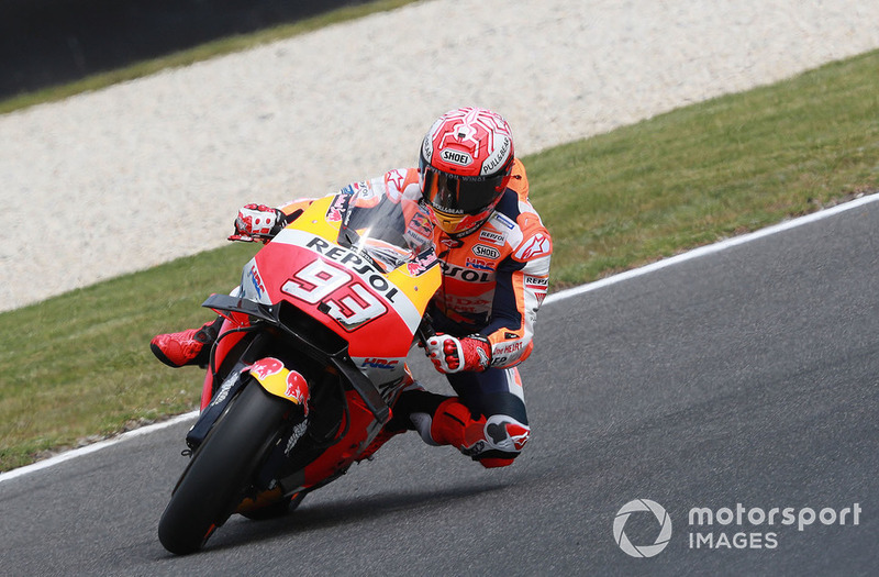 Marquez almost crashing