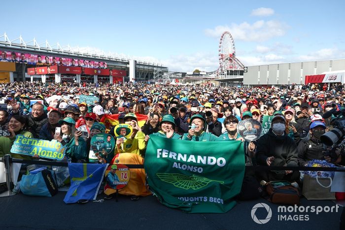 Fans de Fernando Alonso, Aston Martin Racing
