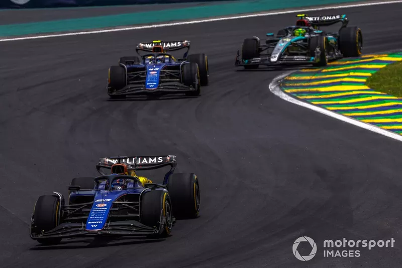 Alex Albon, Williams FW46, Franco Colapinto, Williams FW46, Lewis Hamilton, Mercedes F1 W15