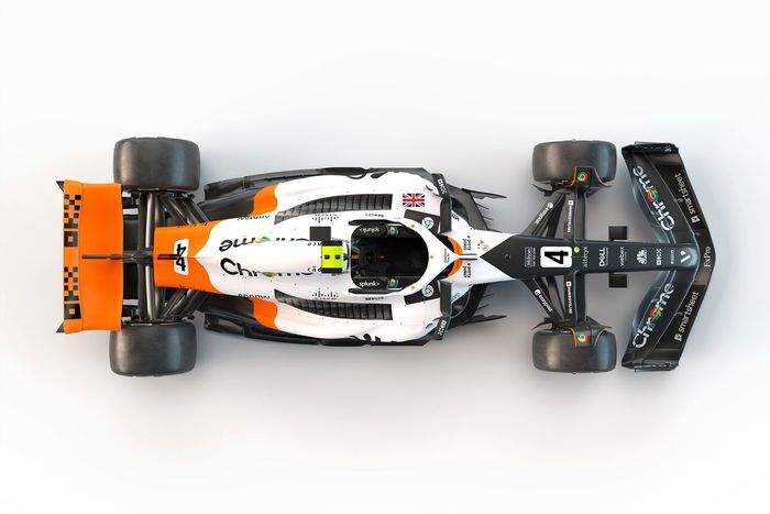 McLaren MCL60 w barwach Triple Crown na GP Monako