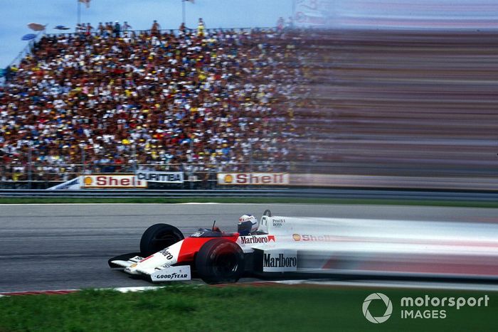 5.- Alain Prost, 12,477 kms