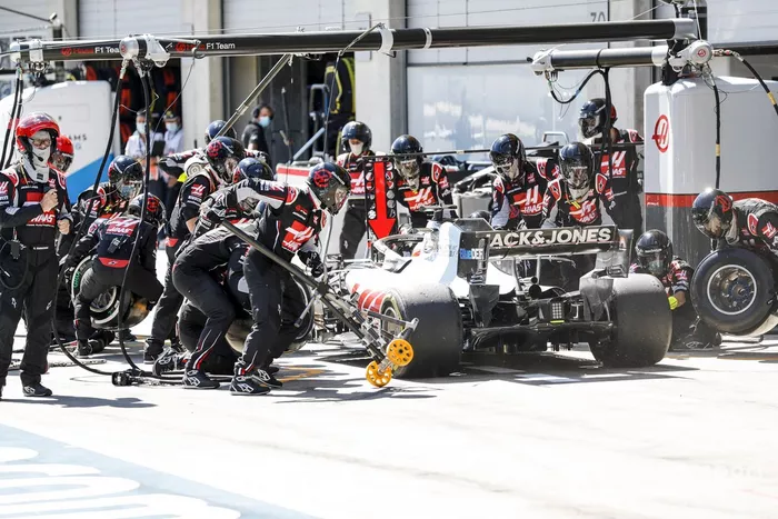Romain Grosjean, Haas VF-20 pit stop 
