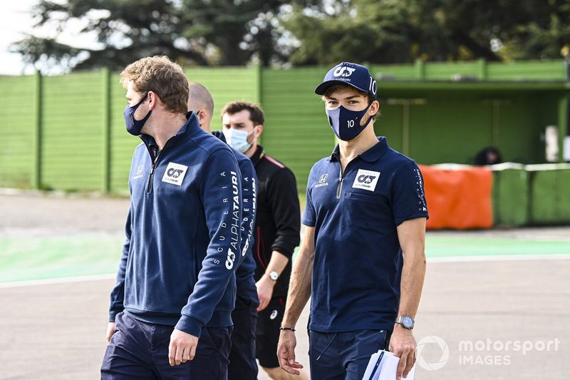 Pierre Gasly, AlphaTauri, pasea por el circuito