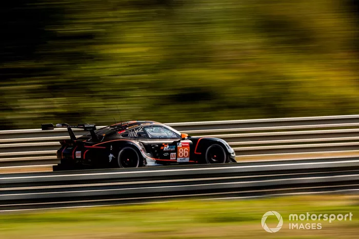 #86 Gulf Racing Porsche 911 RSR: Michael Wainwright, Andrew Watson, Benjamin Barker