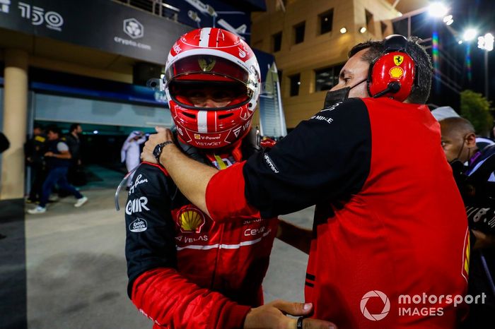 Ganador de la pole, Charles Leclerc, de Ferrari, celebra