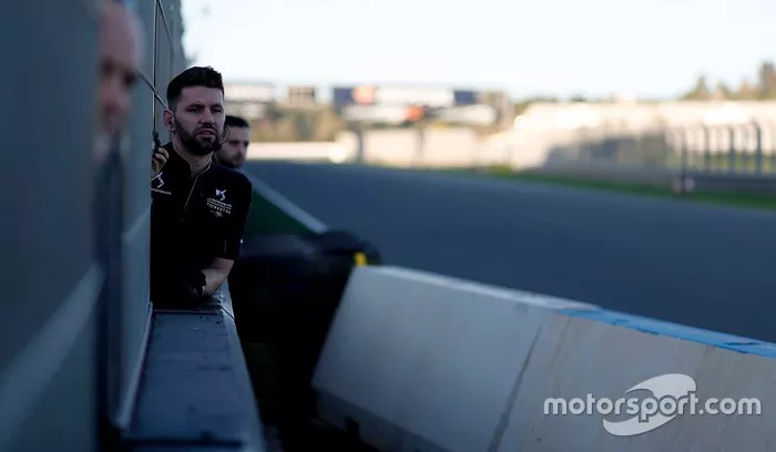 DS TECHEETAH team members at the pit wall