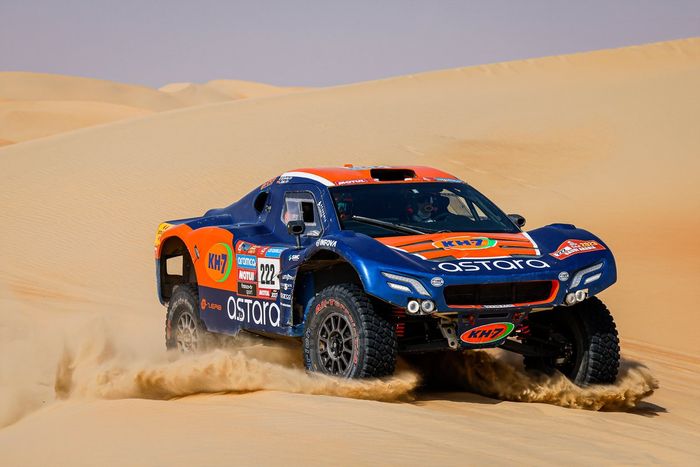 #222 Astara Team Astara: Laia Sanz, Maurizio Gerini