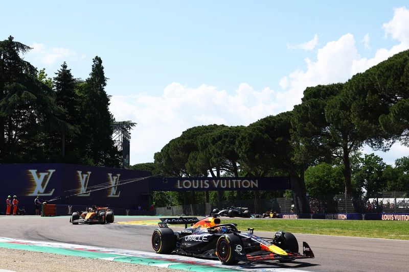 Oscar Piastri, McLaren, Max Verstappen, Red Bull Racing, George Russell, Mercedes