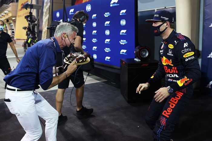 Ganador de la pole Max Verstappen, Red Bull Racing le da un pastelazo a David Coulthard