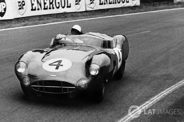 #4 Aston Martin DBR1: Stirling Moss, Jack Fairman