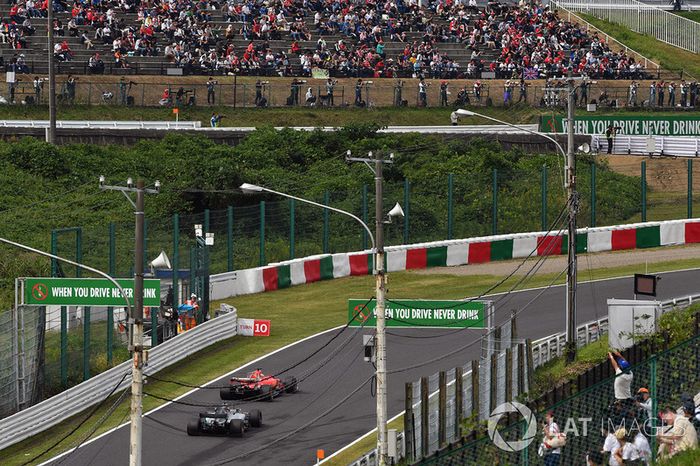 Sebastian Vettel, Ferrari SF70H, Lewis Hamilton, Mercedes-Benz F1 W08