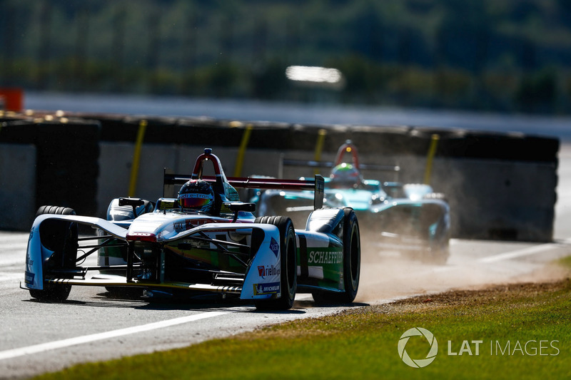 Daniel Abt, Audi Sport ABT Schaeffler leads Oliver Turvey, NIO Formula E Team