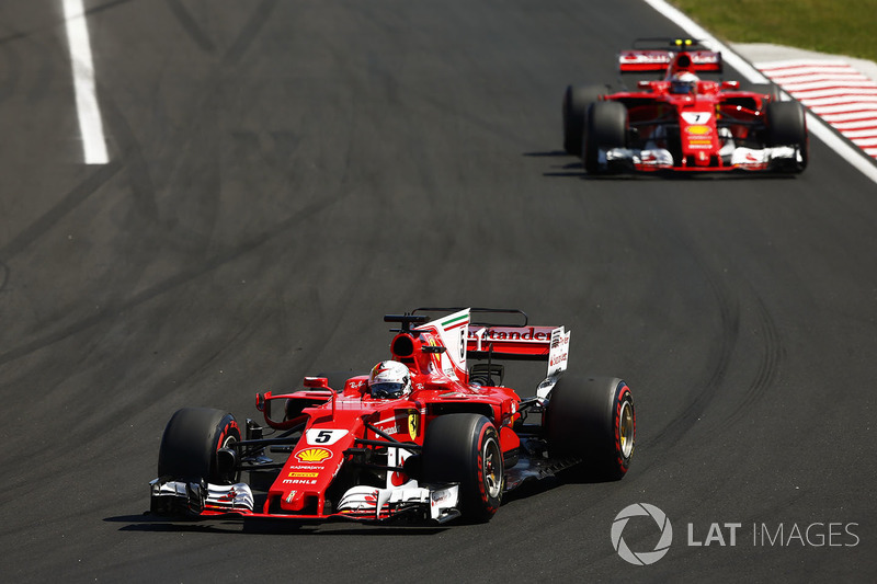 Кими Райкконен обращает внимание Ferrari на темп Феттеля