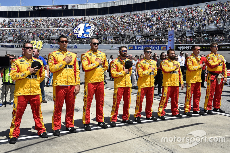Joey Logano, Team Penske Ford at Richmond NASCAR Cup Fotos