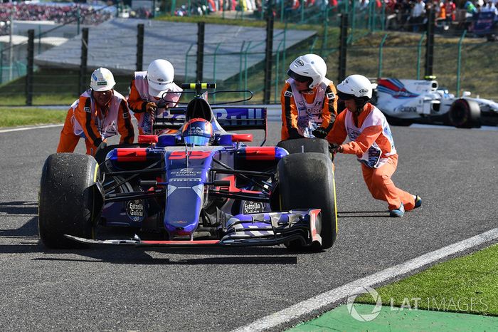 Carlos Sainz Jr., Scuderia Toro Rosso STR12 se retira de la carrera