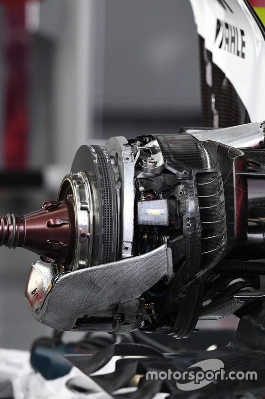 Détail des freins avant de la Williams FW40