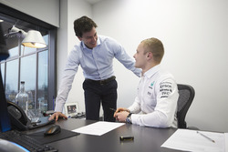 Valtteri Bottas, Mercedes, Toto Wolff, directeur exécutif Mercedes AMG F1