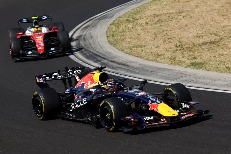 Lewis Hamilton, Ferrari, Max Verstappen, Red Bull Racing