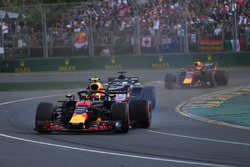 Max Verstappen, Red Bull Racing RB14 en tête-à-queue