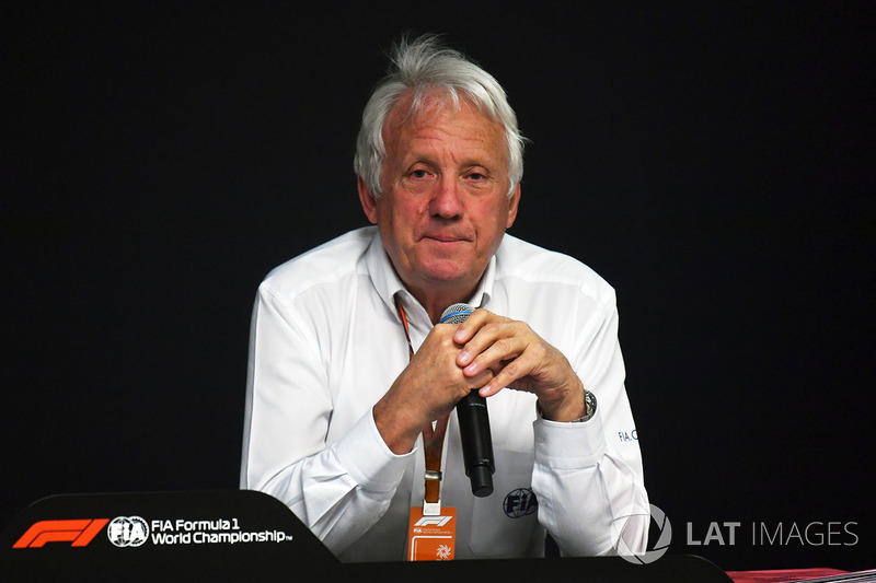 Charlie Whiting, delegado de la FIA en conferencia de prensa