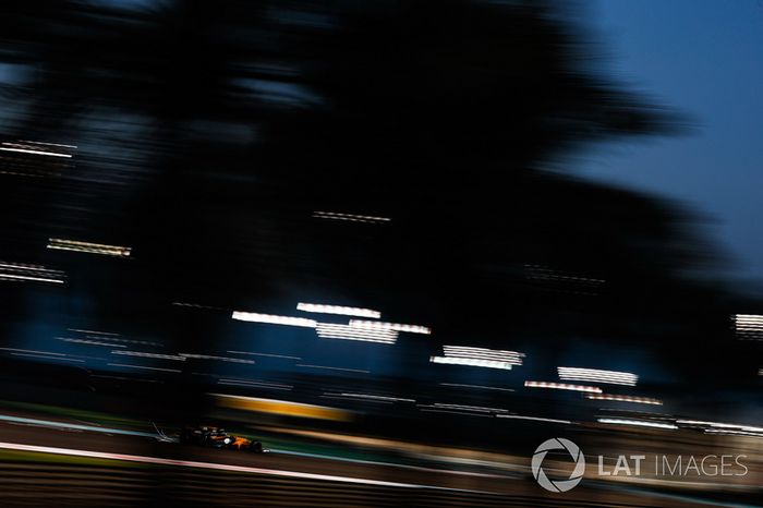 Carlos Sainz Jr., Renault Sport F1 Team RS17