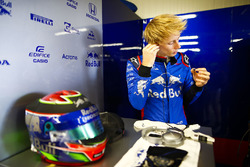 Brendon Hartley, Toro Rosso, en el box