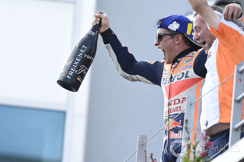 Podium : le vainqueur Marc Marquez, Repsol Honda Team