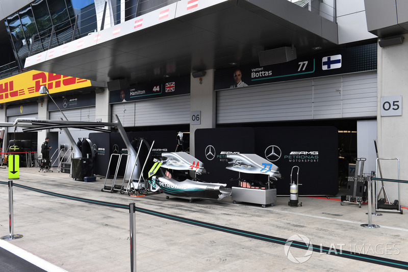 Mercedes AMG F1 pit alanı