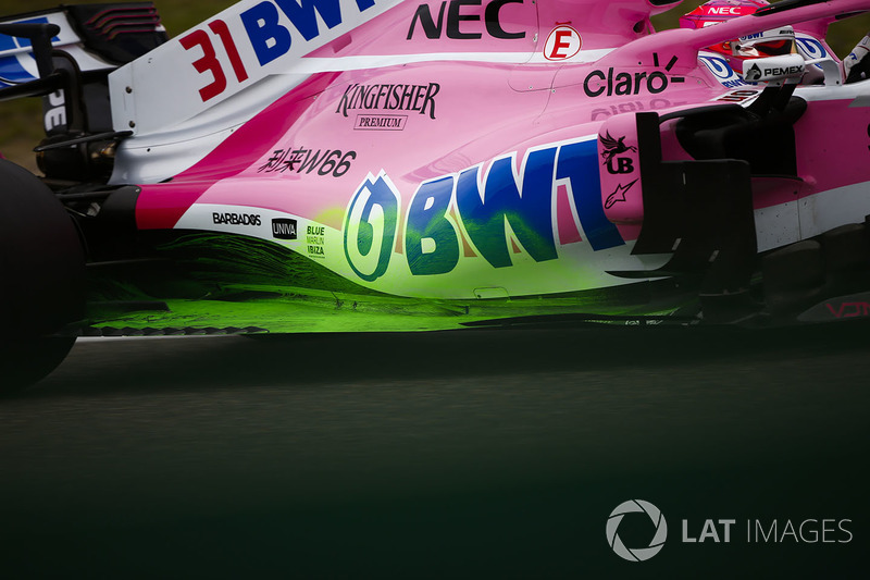 Flow-Viz paint on the car of Esteban Ocon, Force India VJM11 Mercedes