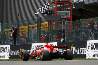 Ganador de la carrera Sebastian Vettel, Ferrari SF71H