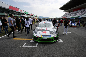 La Porsche 911 GT3 Cup di Enrico Fulgenzi, GDL Racing, in griglia di partenza