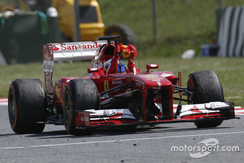 Race winner Fernando Alonso, Ferrari F138