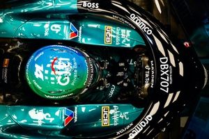 Fernando Alonso, Aston Martin F1 Team, no cockpit