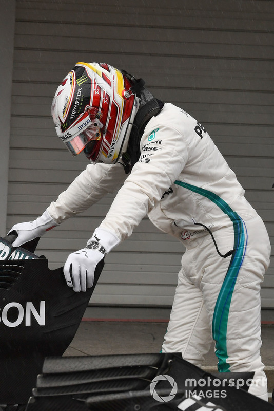 Lewis Hamilton, Mercedes-AMG F1 W09, nel parco chiuso