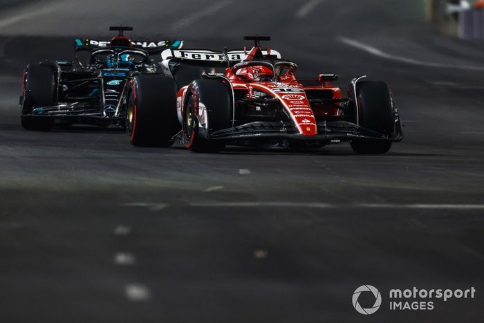 Charles Leclerc, Ferrari SF-23, George Russell, Mercedes F1 W14