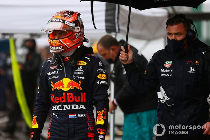 Max Verstappen, Red Bull Racing en el garaje