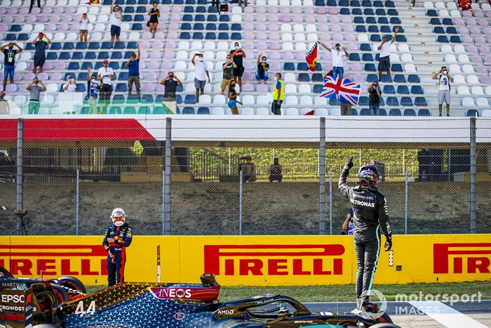Ganador de la pole position Lewis Hamilton, Mercedes-AMG F1
