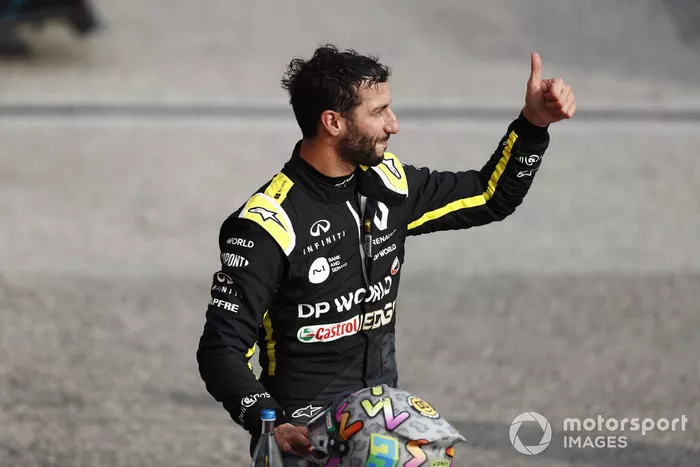 Tercer lugar Daniel Ricciardo, Renault F1 celebra en Parc Ferme 