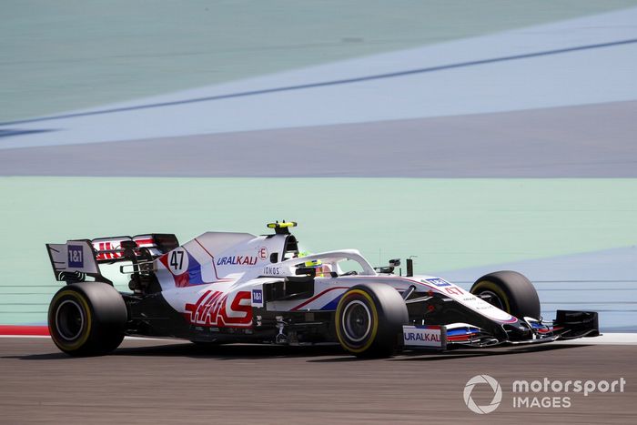 12. Mick Schumacher, Haas VF-21: 181 vueltas (979,572 km)