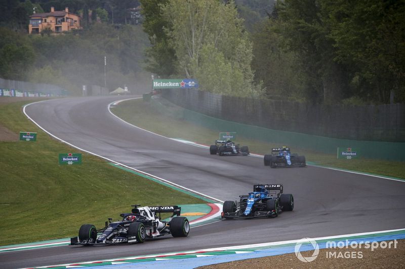 Yuki Tsunoda, AlphaTauri AT02, Fernando Alonso, Alpine A521, Esteban Ocon, Alpine A521, Sebastian Vettel, Aston Martin AMR21