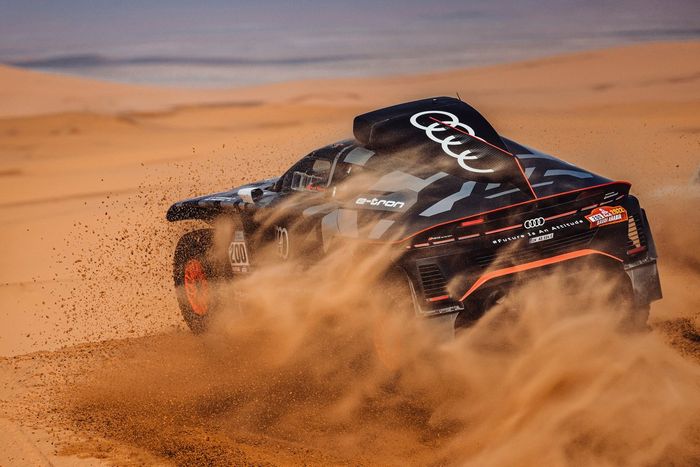 #200 Team Audi Sport Audi: Stéphane Peterhansel, Edouard Boulanger