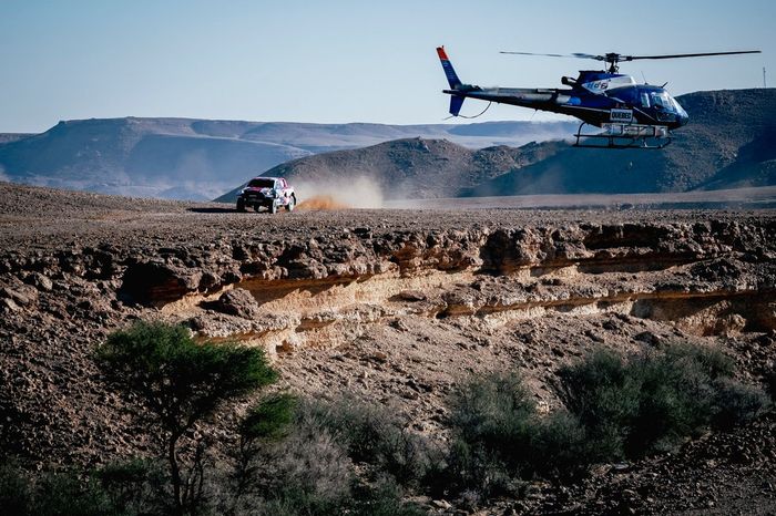 #207 Toyota Gazoo Racing Toyota: Giniel De Villiers, Dennis Murphy