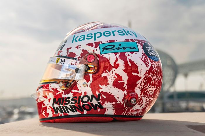 Casco de Charles Leclerc, Ferrari