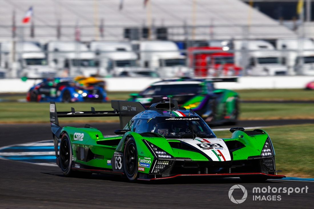 #63 Iron Lynx Lamborghini SC63: Matteo Cairoli, Andrea Caldarelli, Romain Grosjean