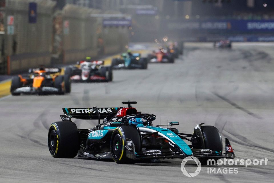 George Russell, Mercedes F1 W15, Oscar Piastri, McLaren MCL38